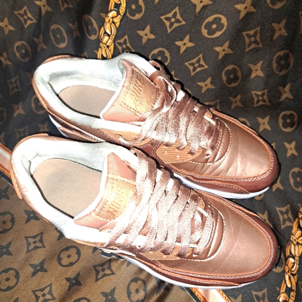 Nike Air Max 90 Metallic Rose Gold